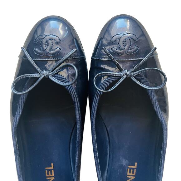 Chanel Patent Leather Blue Ballet Flats - Size 40 - 100% Authentic - Picture 3 of 16